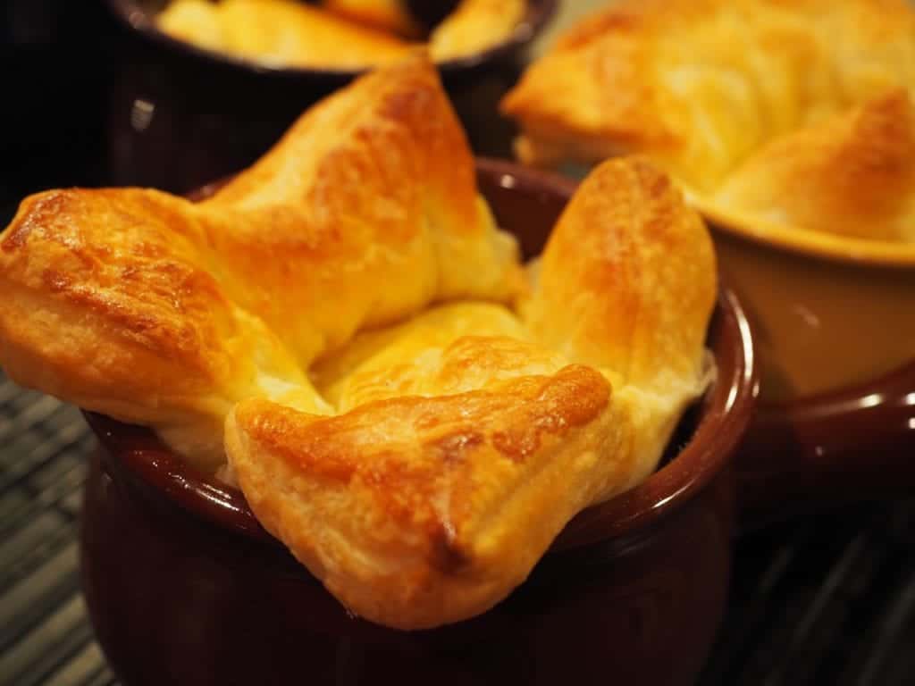 Looking for a simple, filling dinner? These beef pot pies are delicious, easy perfect for a chilly day. #thefreshcooky #beef #potpies #phyllo #comfortfood