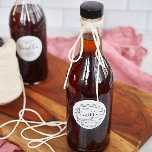 How to Make the Best Homemade Vanilla Extract + Free Labels - Tidbits
