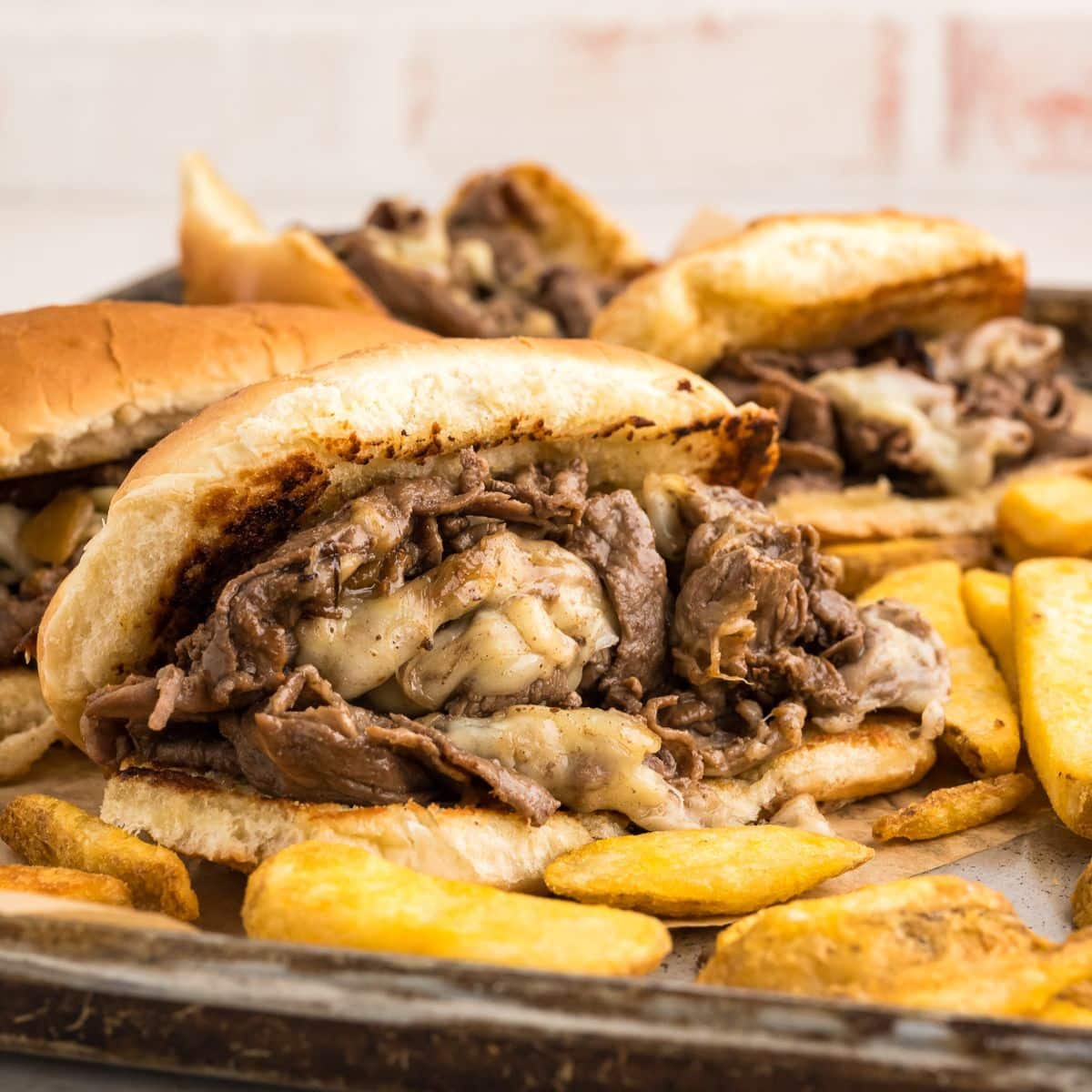 https://www.thefreshcooky.com/wp-content/uploads/2020/08/philly-cheese-steak-square.jpg