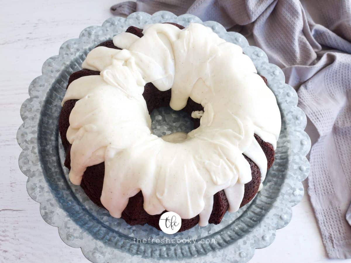 White Hazelnut Chocolate Glaze Cake | Winni.in