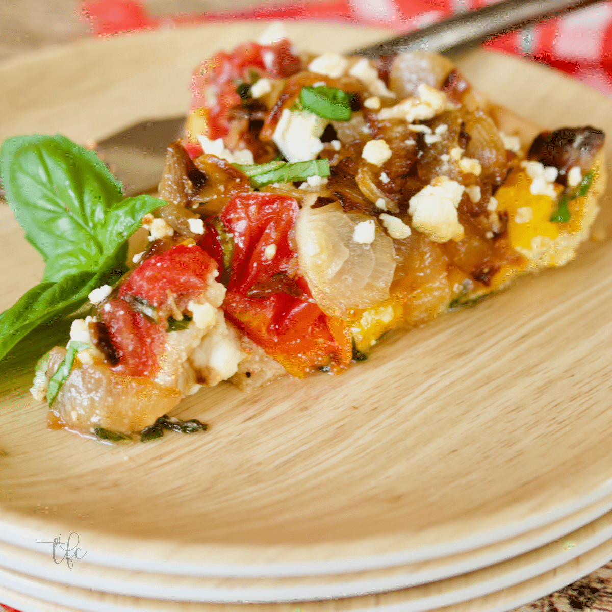 Delicious Heirloom Tomato Pie with Basil & Bacon • The Fresh Cooky