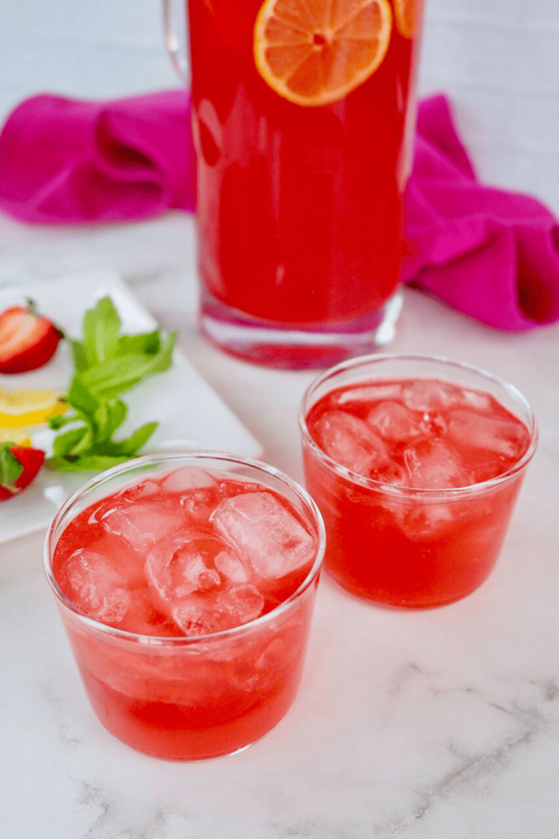 Pink Vodka Lemonade Cocktail - Cafe Delites