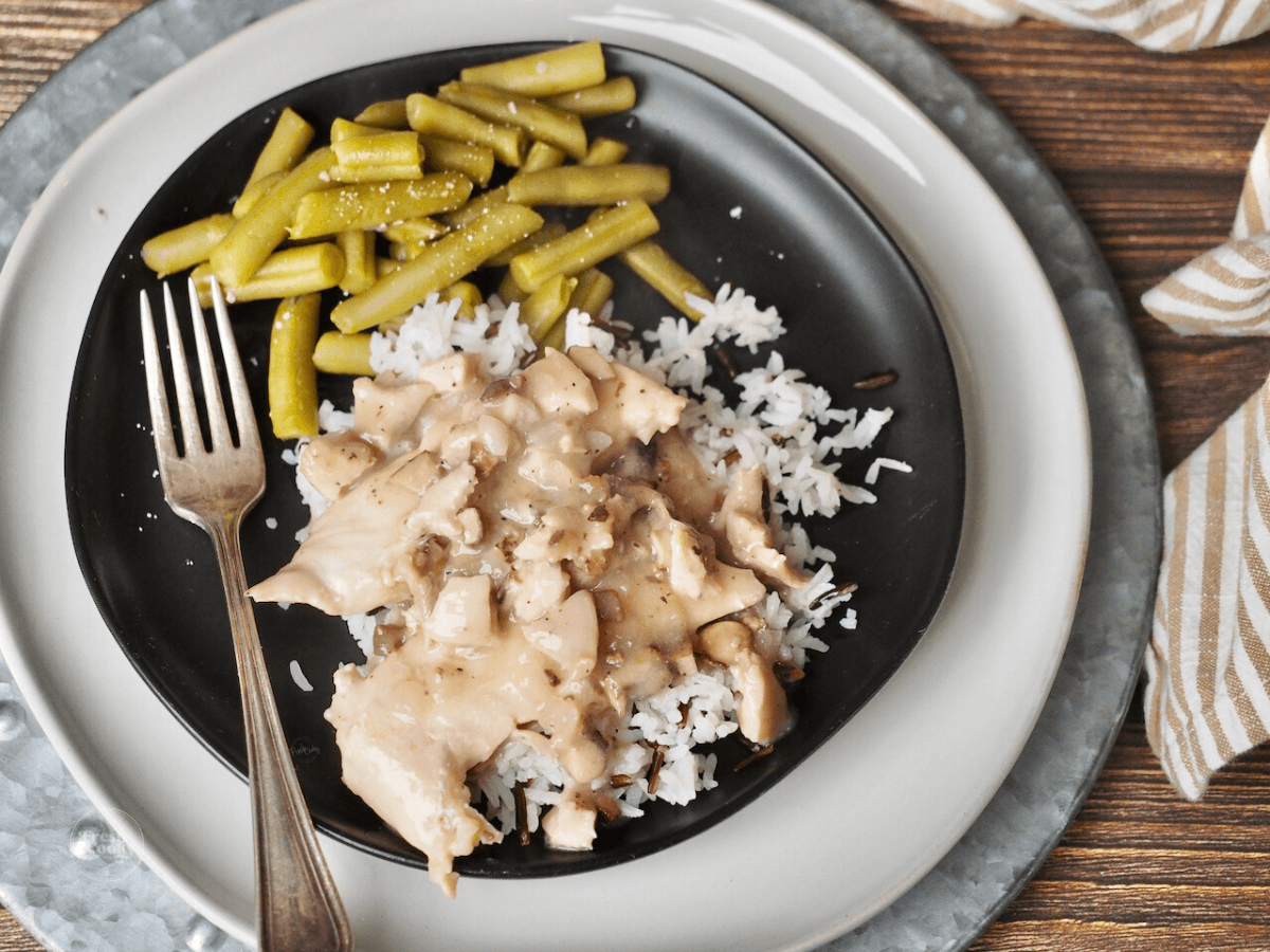 https://www.thefreshcooky.com/wp-content/uploads/2022/07/Cracker-Barrel-Chicken-and-Rice-Recipe-horizontal-3.png