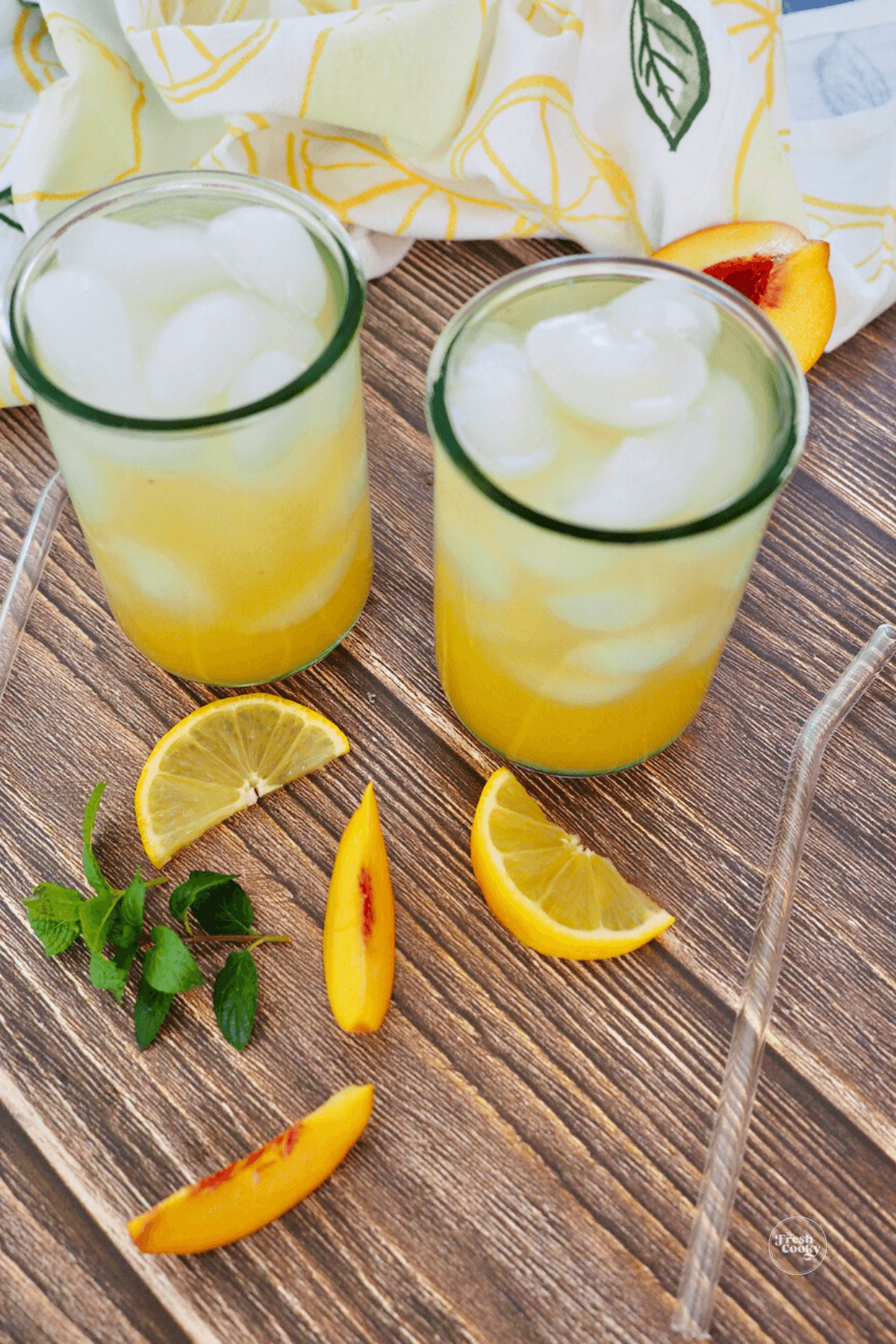 Peach Iced Tea Lemonade (Homemade!) - Vegetarian 'Ventures