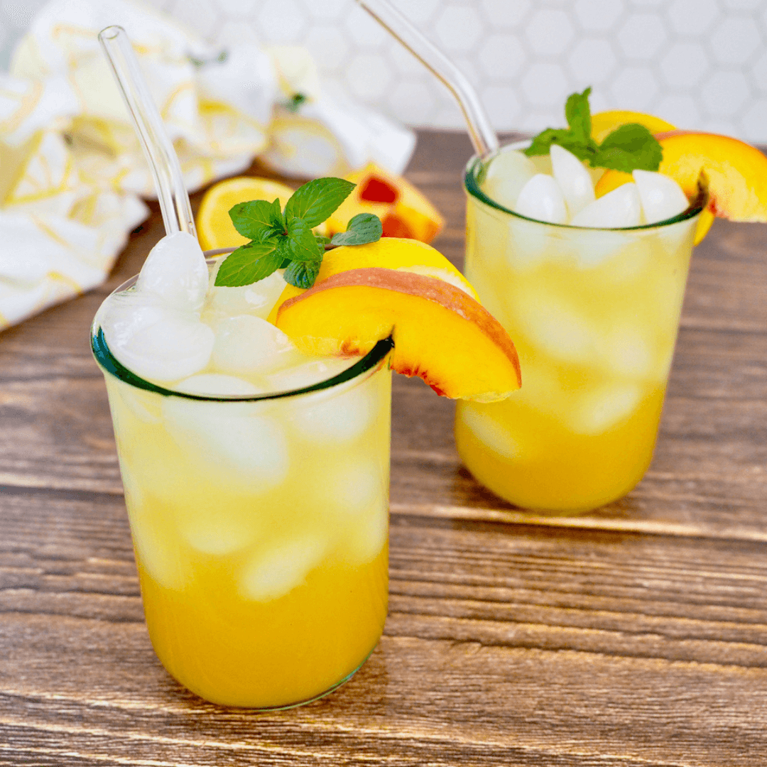 Iced Peach Green Tea - In the Kitch