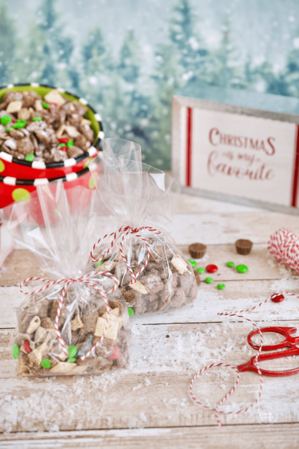 Christmas Muddy Buddies (Puppy Chow) + Free Gift Tags • The Fresh Cooky