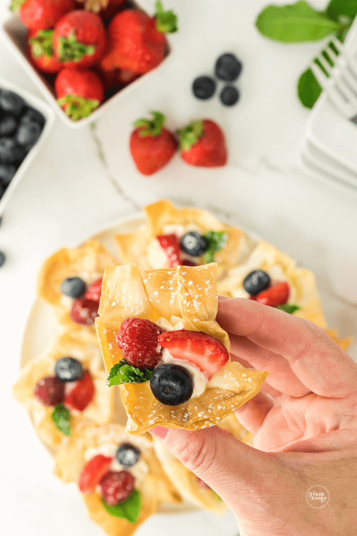 Berry phyllo cups with lemon cheesecake cream - Caroline's Cooking