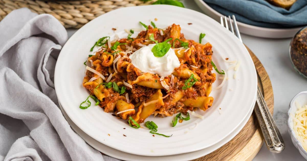 Easy Homemade Hamburger Helper Lasagna Recipe • The Fresh Cooky